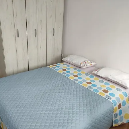 Modern Apartment With Balcony Close To City Center Daire *