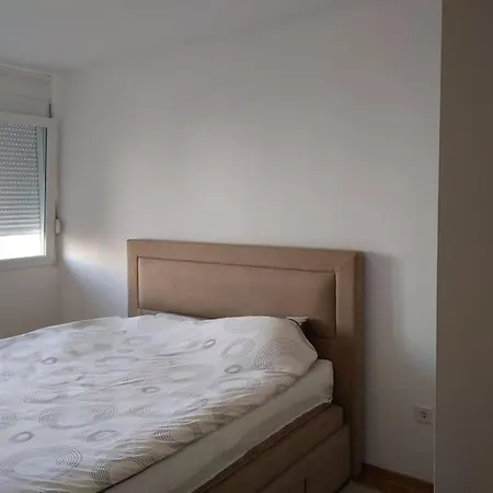 Lejlighed Modern With Balcony Close To Center Podgorica