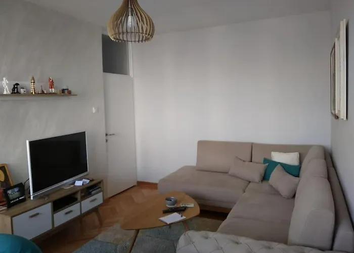 Appartement Modern Apartment With Balcony Close To City Center